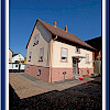 BAD HOMBURG- Ober-Erlenbach: Ehemaliges Bauernhaus mit großen Scheunen, im Ortszentrum!